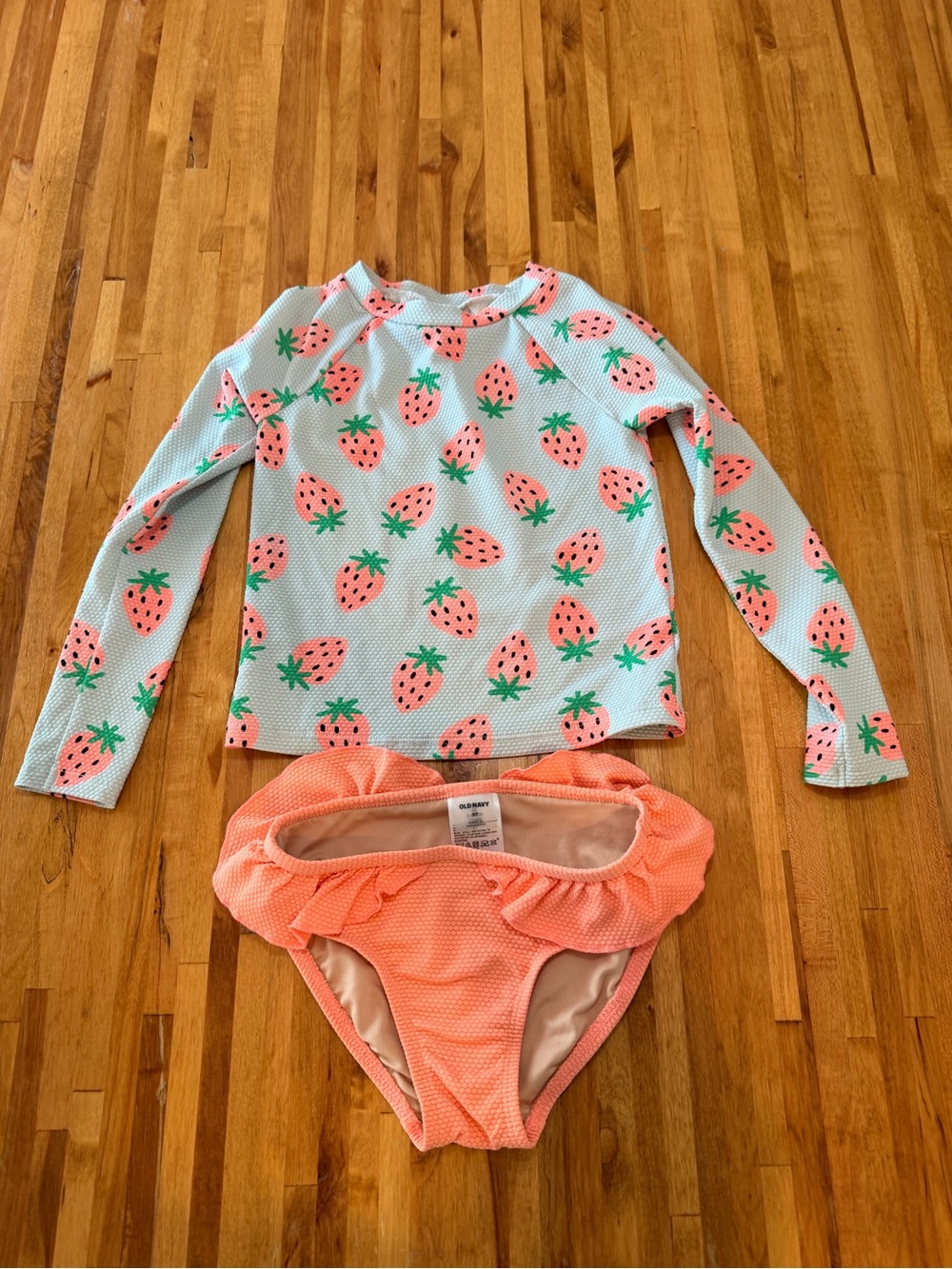 Girls 4T/5T Clothing Bundle – 5-Piece Lot 🌸🍓 - Picture 8 of 10